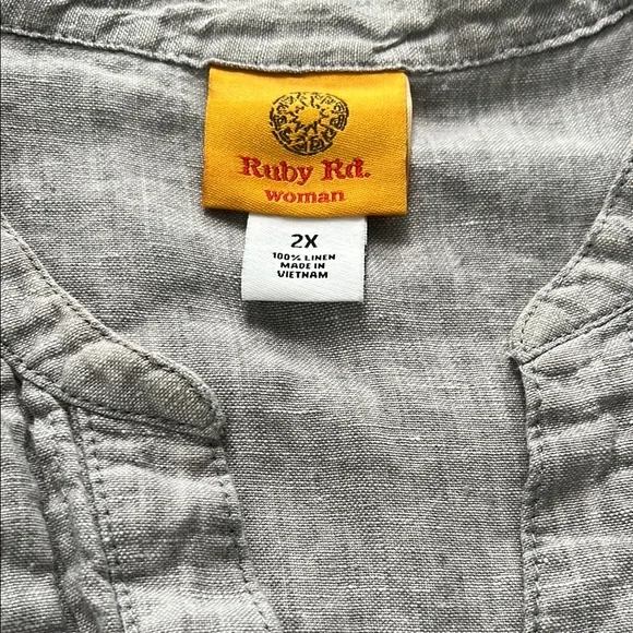 Ruby Rd Gray Linen Top - Picture 11 of 13
